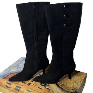 Bella Vita Boutique II Black Suede Side Zip Boots 3-Button Detail 9W